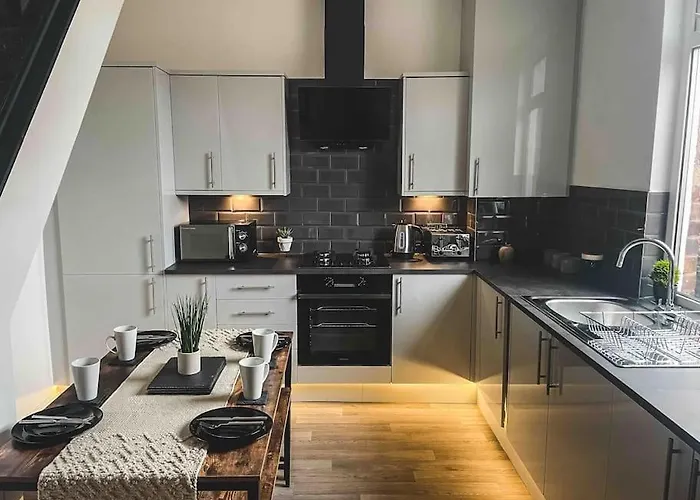 Comfortable Home In Bolton