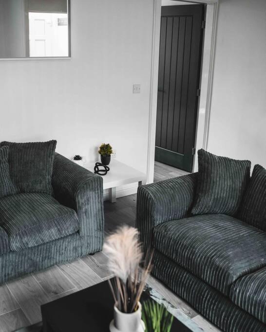 Comfortable In Bolton Holiday home *